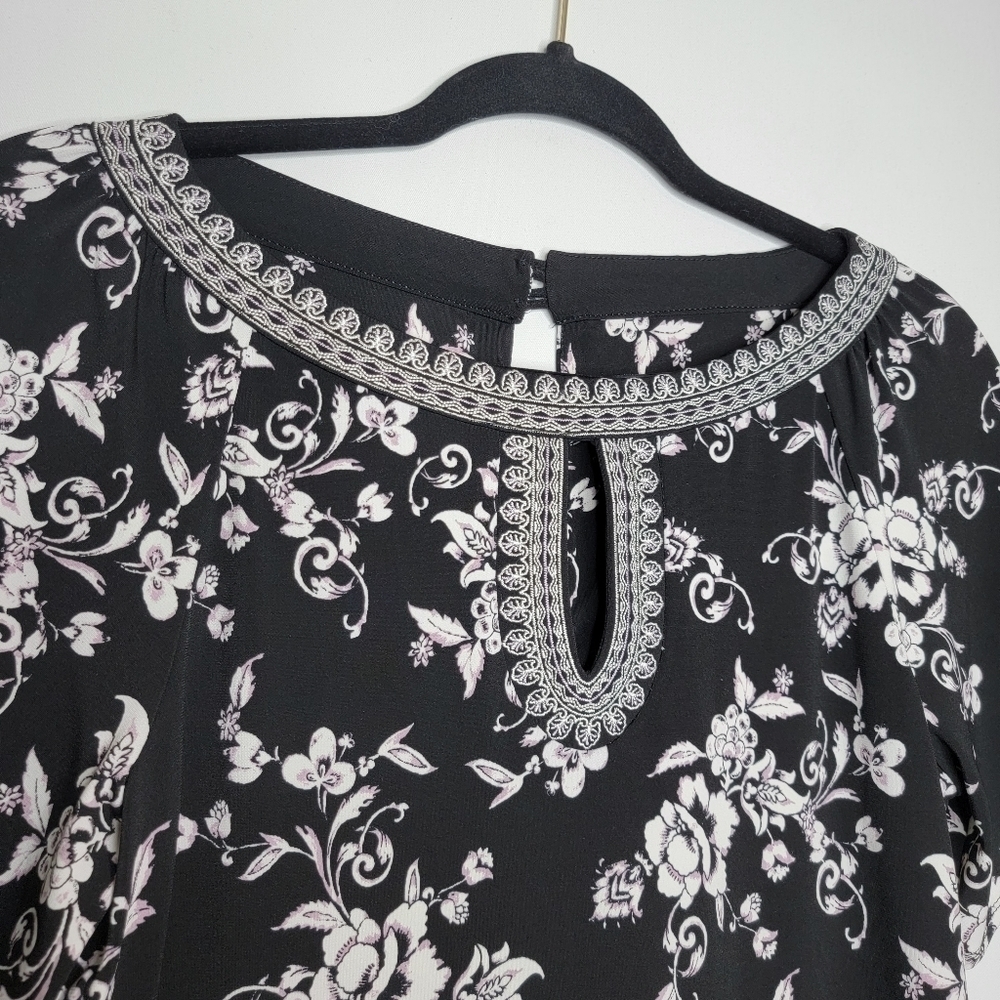 White House Black Market Floral Knit Shift Dress - Picture 9 of 14